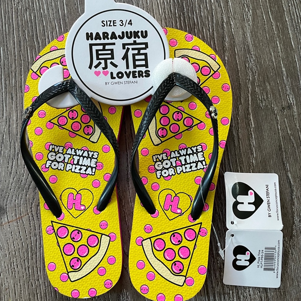 Gwen Stephani Harajuku sandals in size 3/4 - pizza